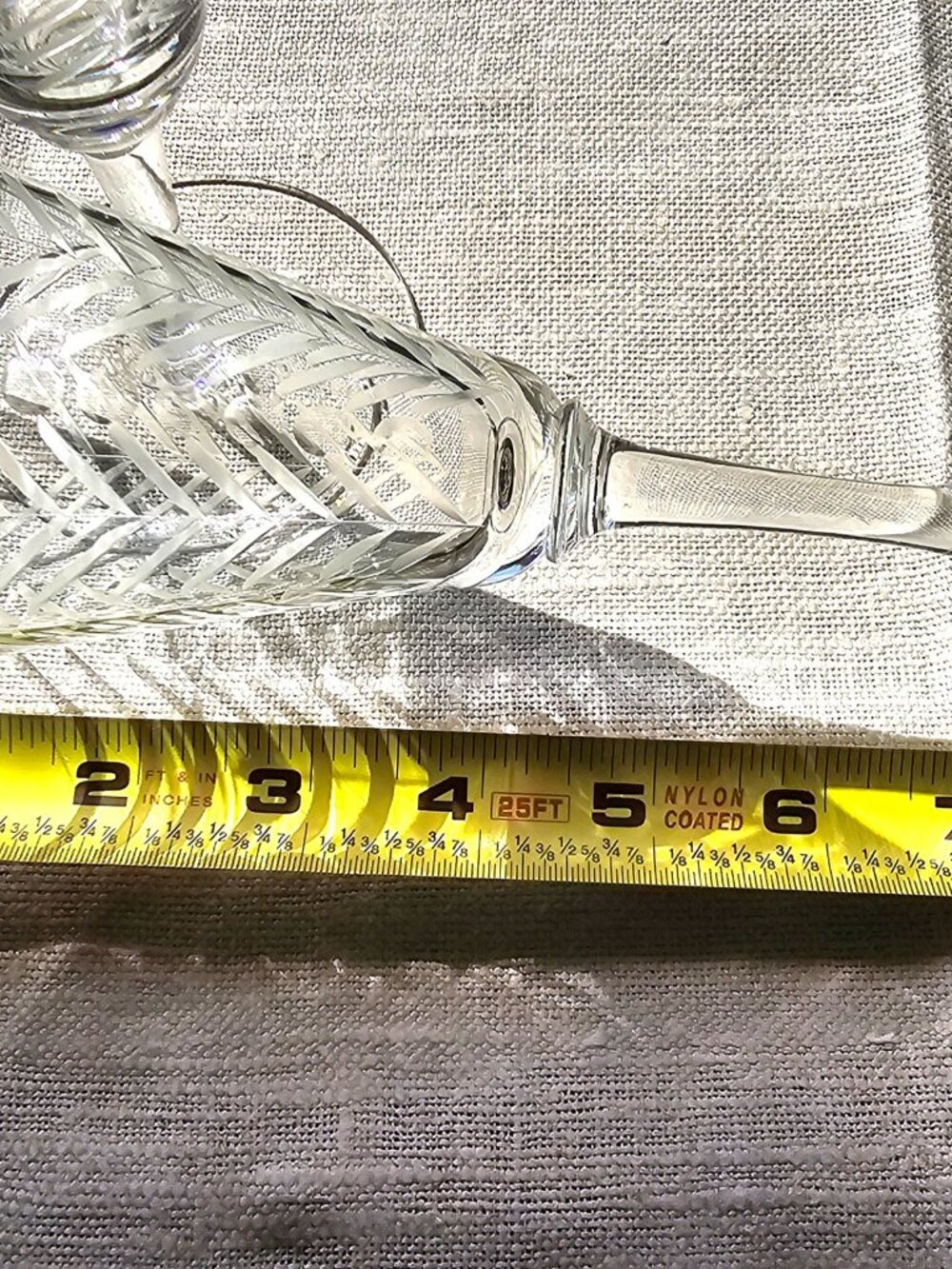 2 Tulip Cut Crystal Wine Glasses 7.25" geometric floral fluted design glass - Picture 6 of 7